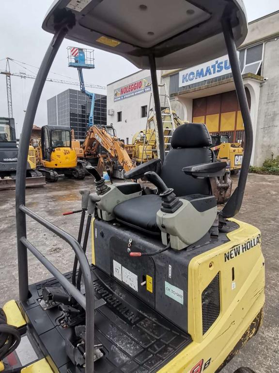 New Holland E18B Foto 3
