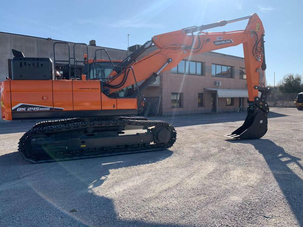 Develon DX245 NHD Foto 2