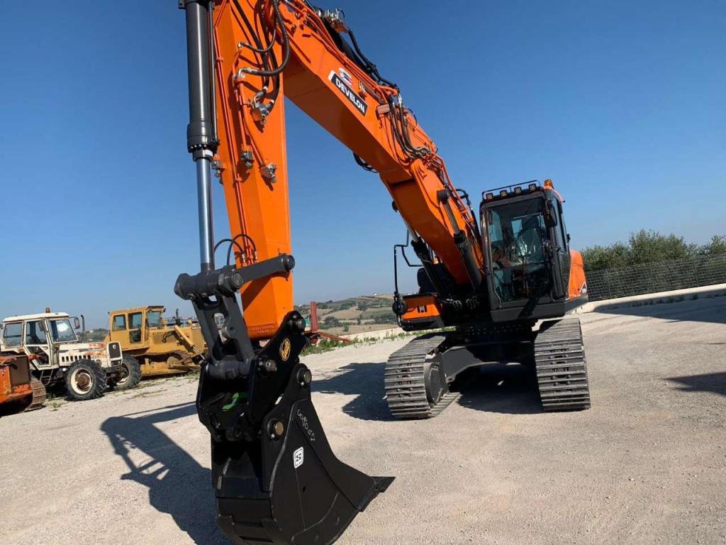 Develon DX245 NHD Foto 3