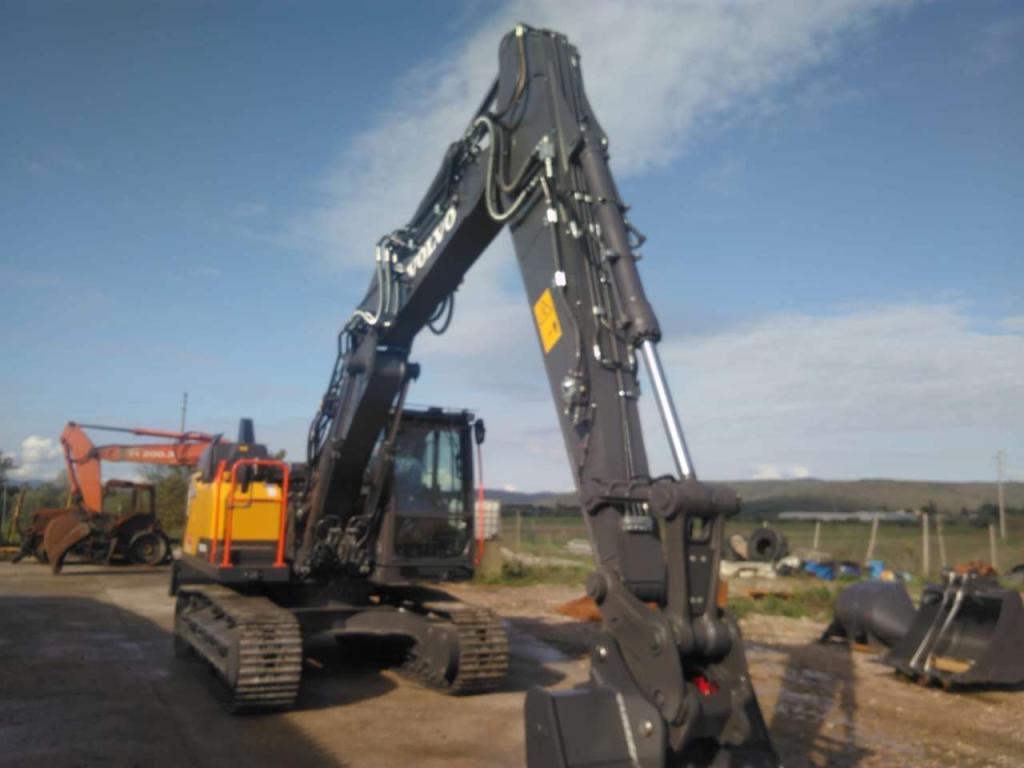 Volvo EC160E Foto 1