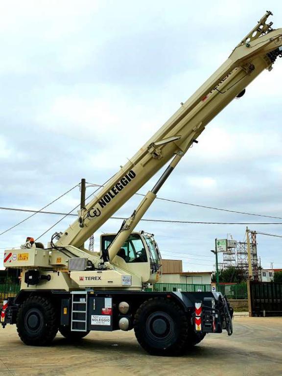 Terex RT 1045 Foto 1