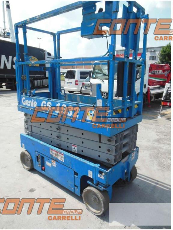 Genie Piattaforma verticale a pantografo Foto 2
