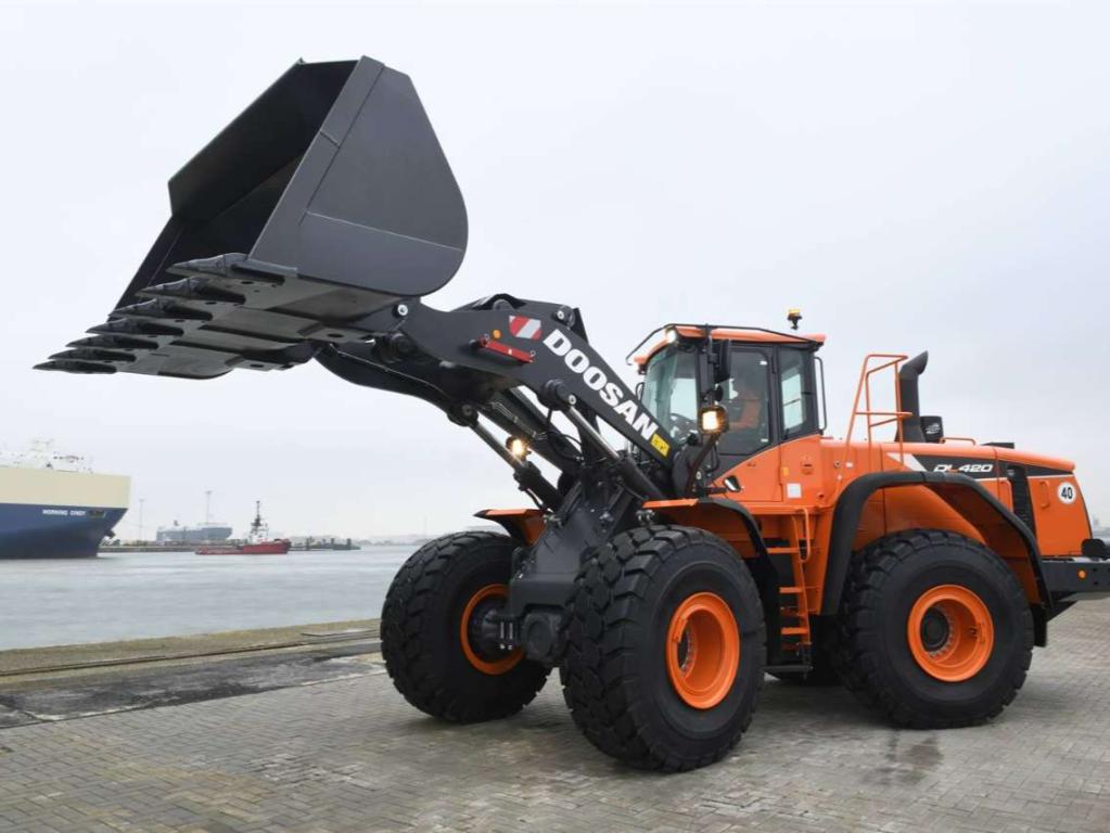 Doosan DL420-5 Foto 1