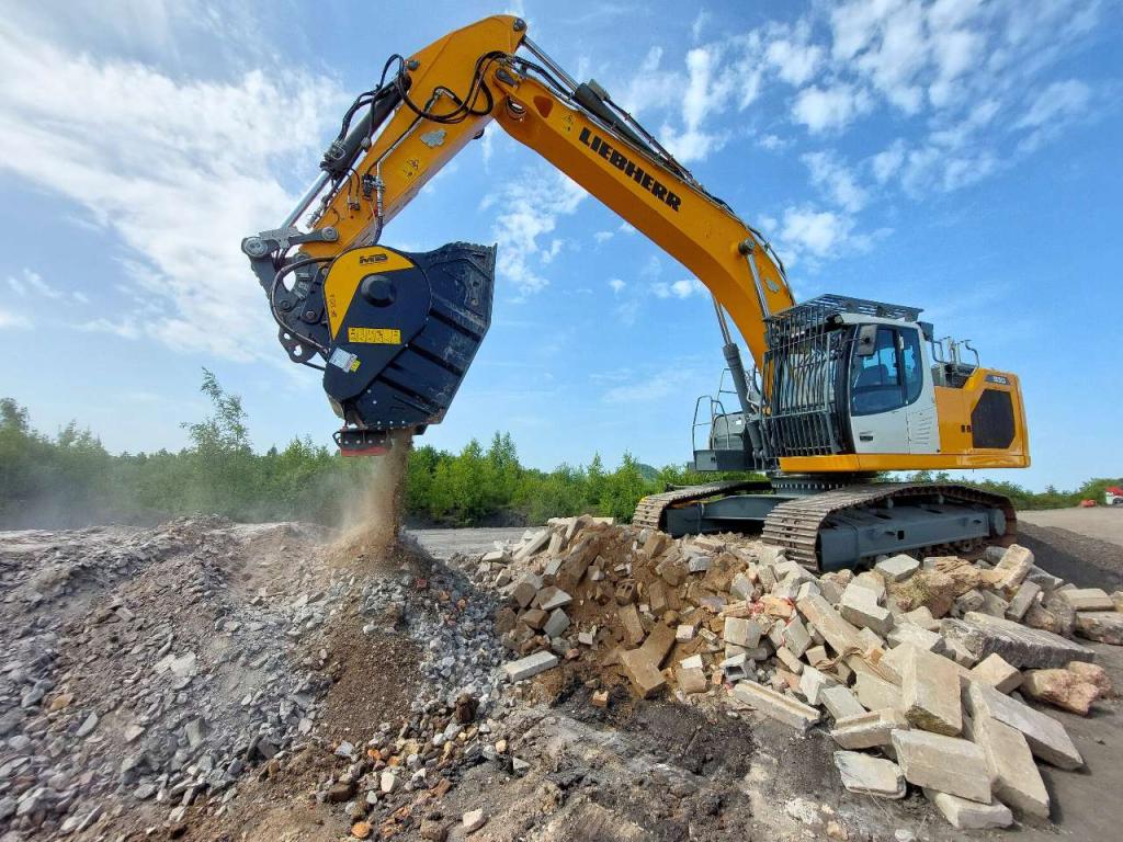 MB CRUSHER BF120.4 S4 Foto 1