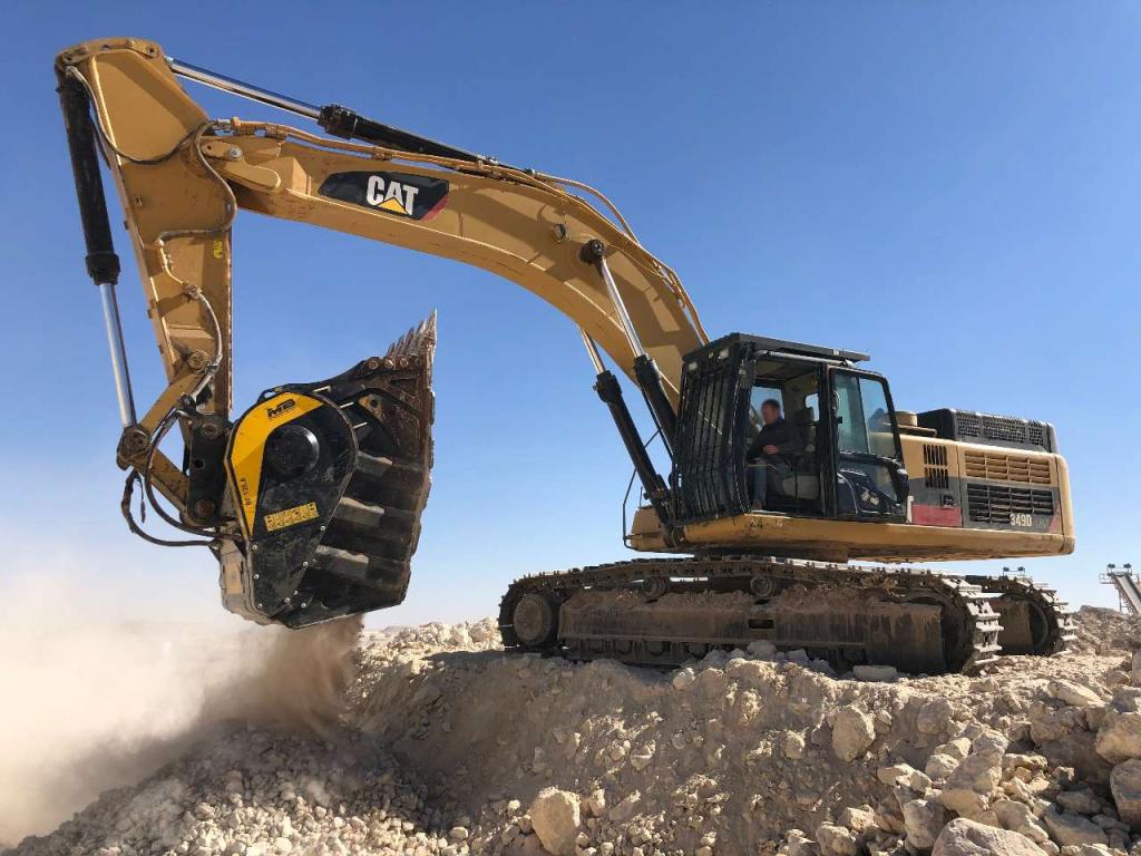 MB CRUSHER BF135.8 Foto 1